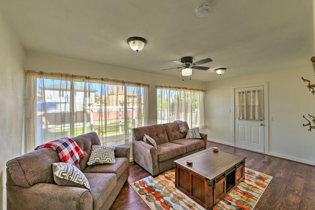 Riverside House With Yard About 1 Mi To Downtown! 外观 照片