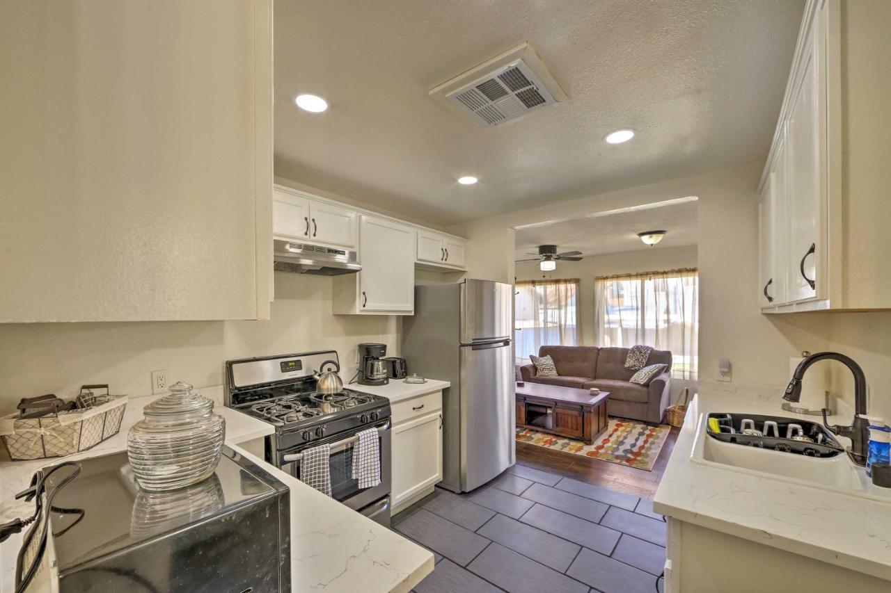 Riverside House With Yard About 1 Mi To Downtown! 外观 照片